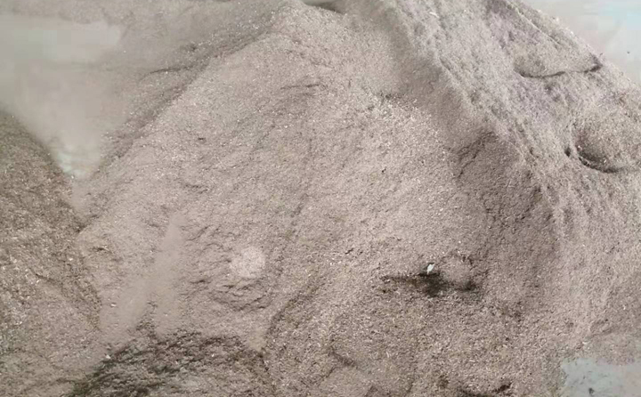 牛糞壓製顆粒燃料後做有機肥
