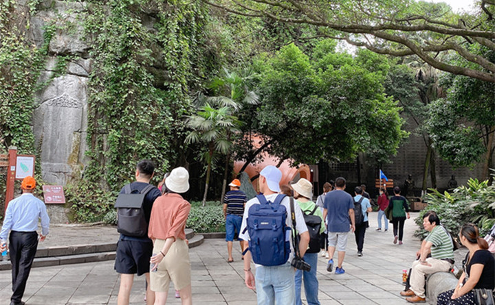 星空体育彩票官网銷售們(men) 遊玩桂林.jpg