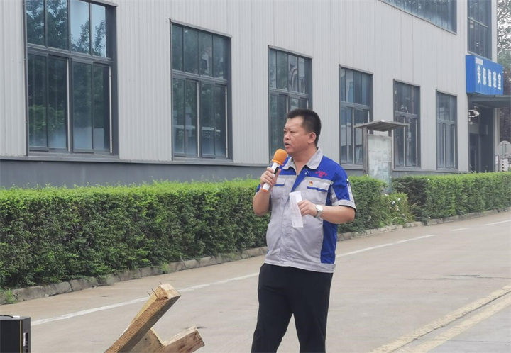 孫總表示安全無小事，安全隻有現在，永遠沒有“下一次”。時刻牢記安全紅線，把安全放在心中、握在手上，及時消除各種隱患，杜絕違規操作。掌握安全知識和技能，是實現安全生產(chan) 的前提，大家一定要牢記
