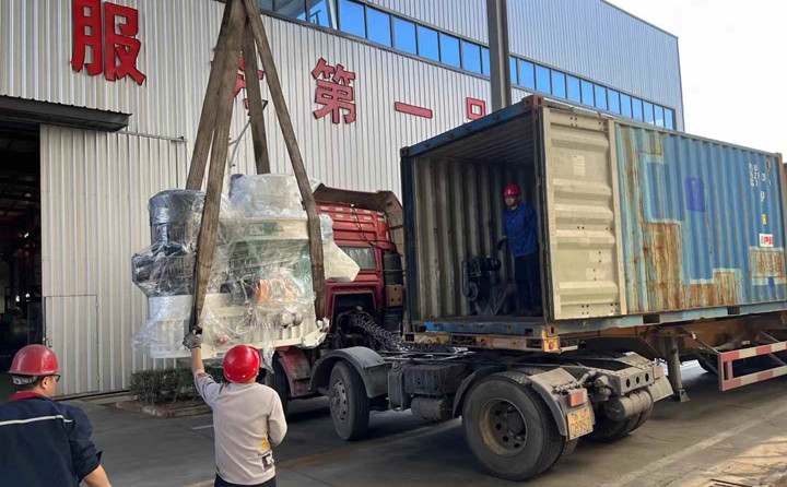 巴西客戶訂購的中國山東(dong) 星空体育彩票官网生物質顆粒機設備已裝車完成.jpg