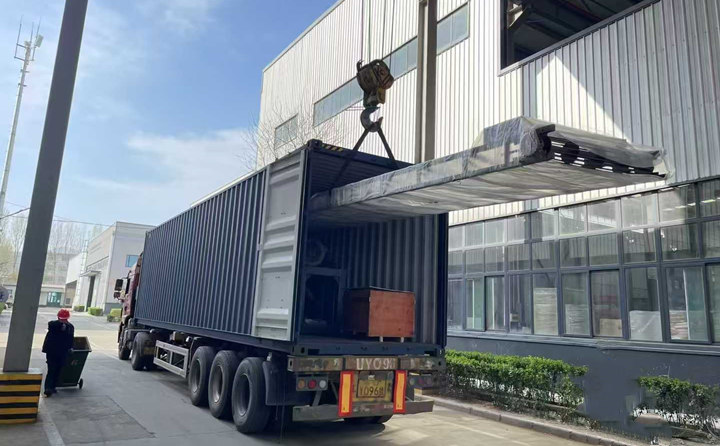 中國製造撕碎機發往巴基斯坦.jpg